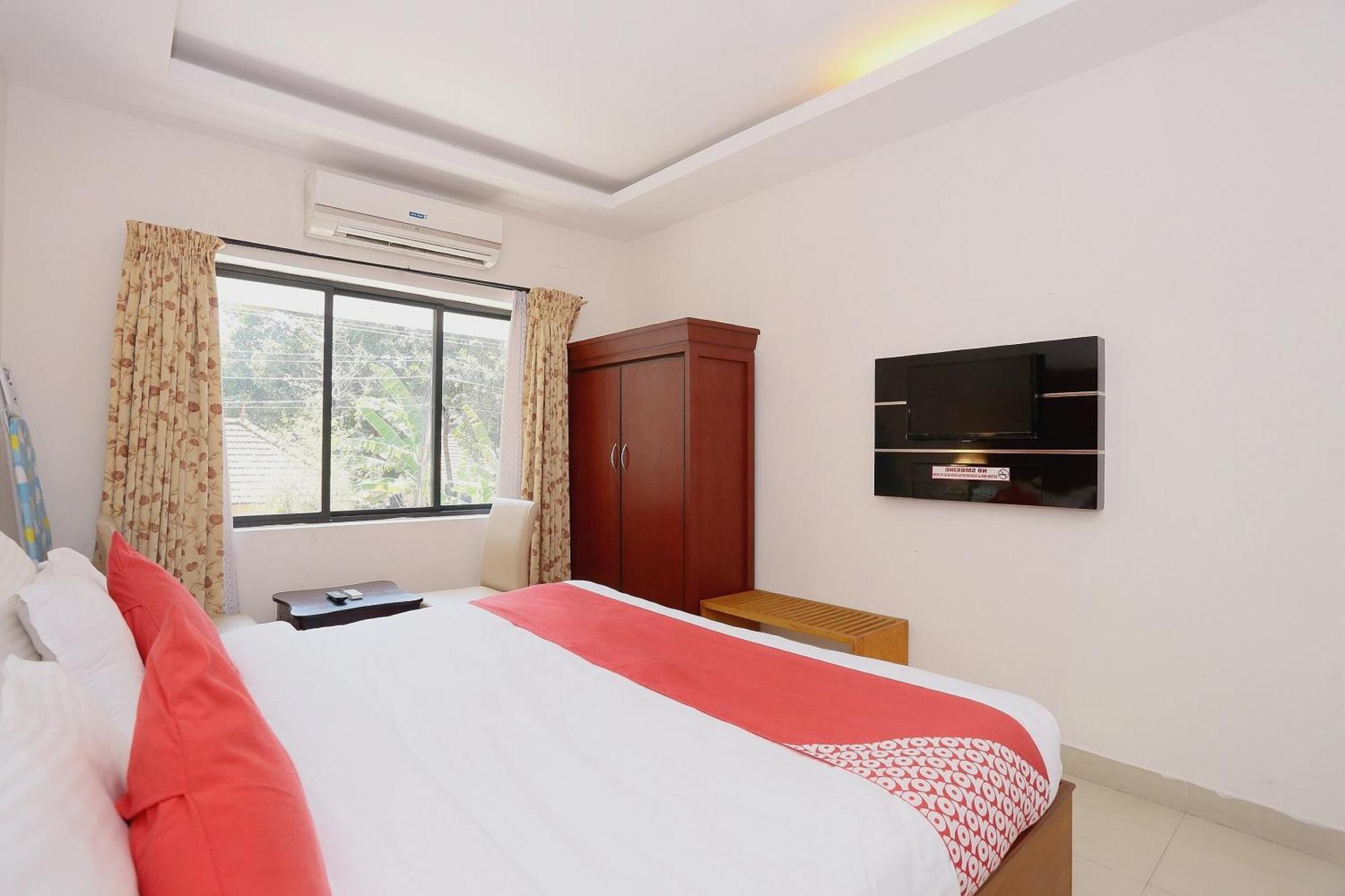 Super Townhouse Dona Castle Hotel Kollam Ngoại thất bức ảnh