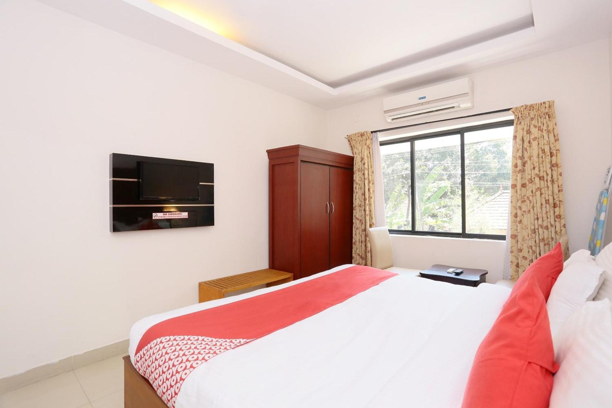 Super Townhouse Dona Castle Hotel Kollam Ngoại thất bức ảnh