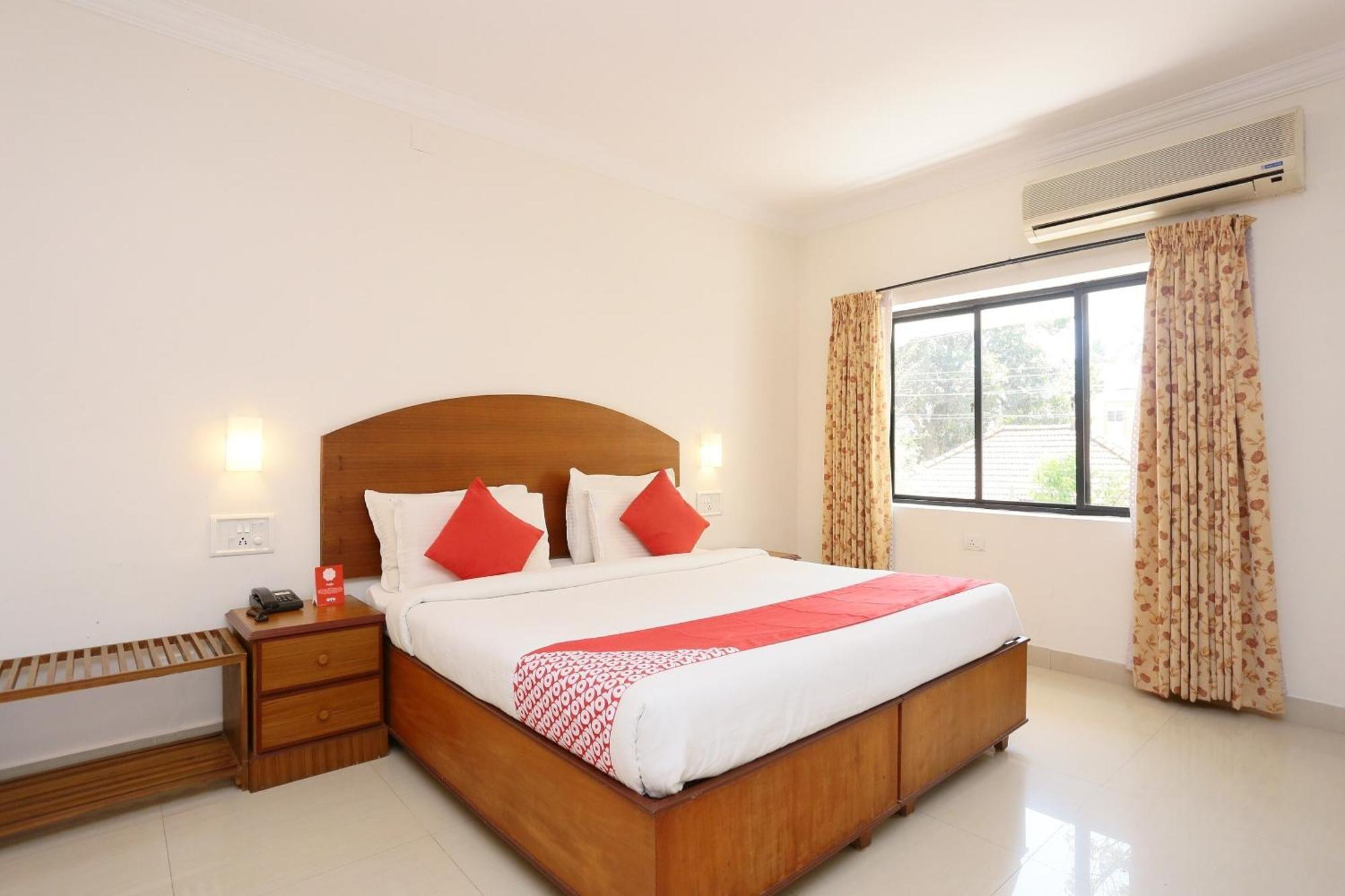 Super Townhouse Dona Castle Hotel Kollam Ngoại thất bức ảnh