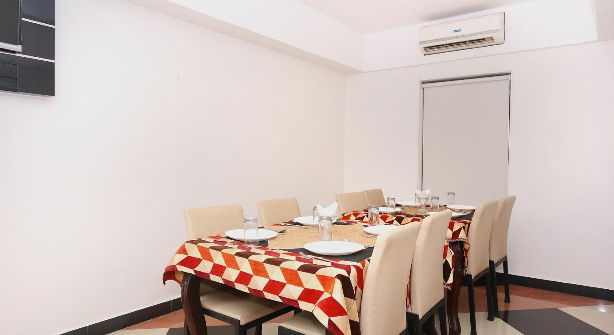 Super Townhouse Dona Castle Hotel Kollam Ngoại thất bức ảnh