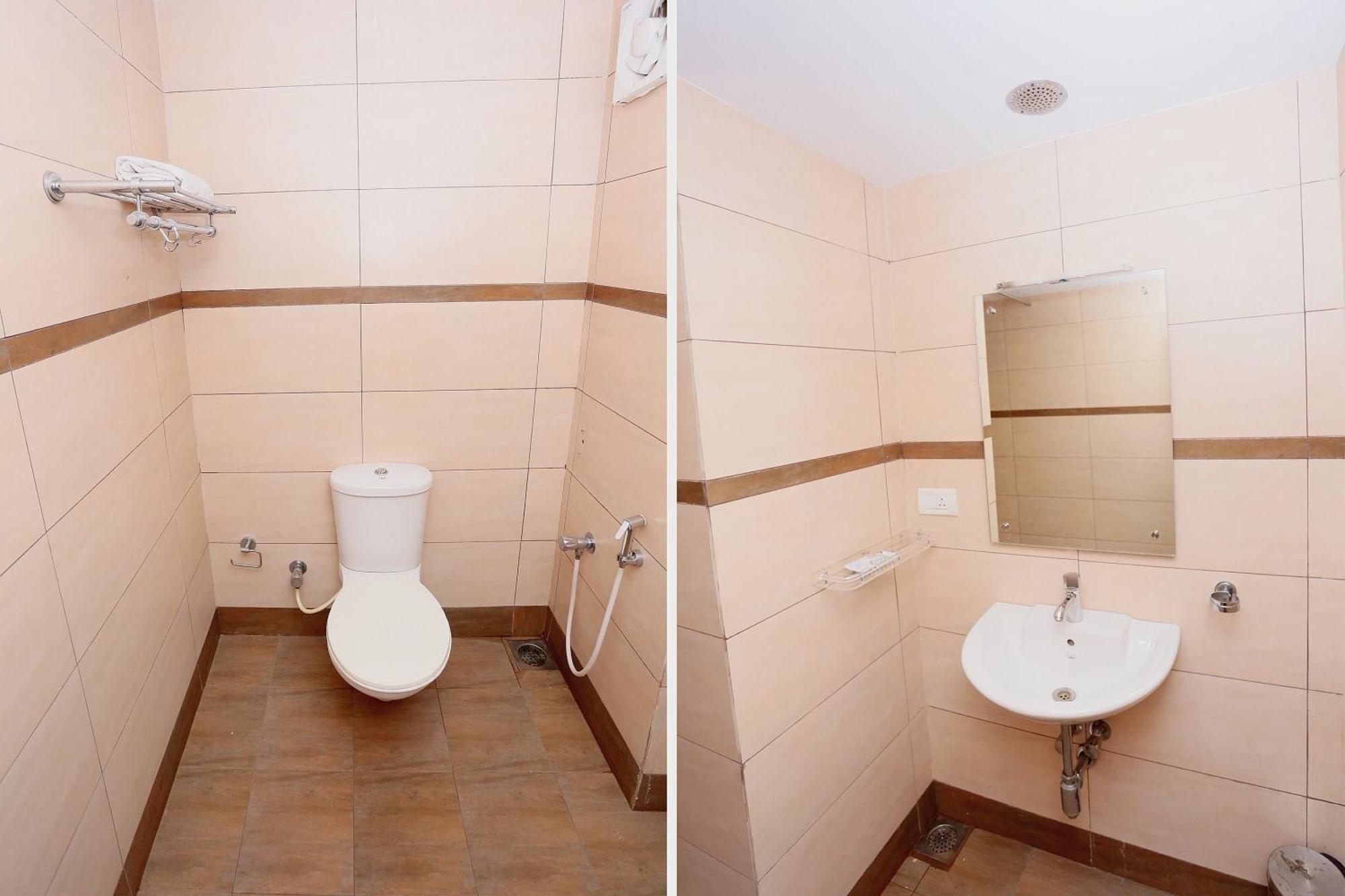 Super Townhouse Dona Castle Hotel Kollam Ngoại thất bức ảnh