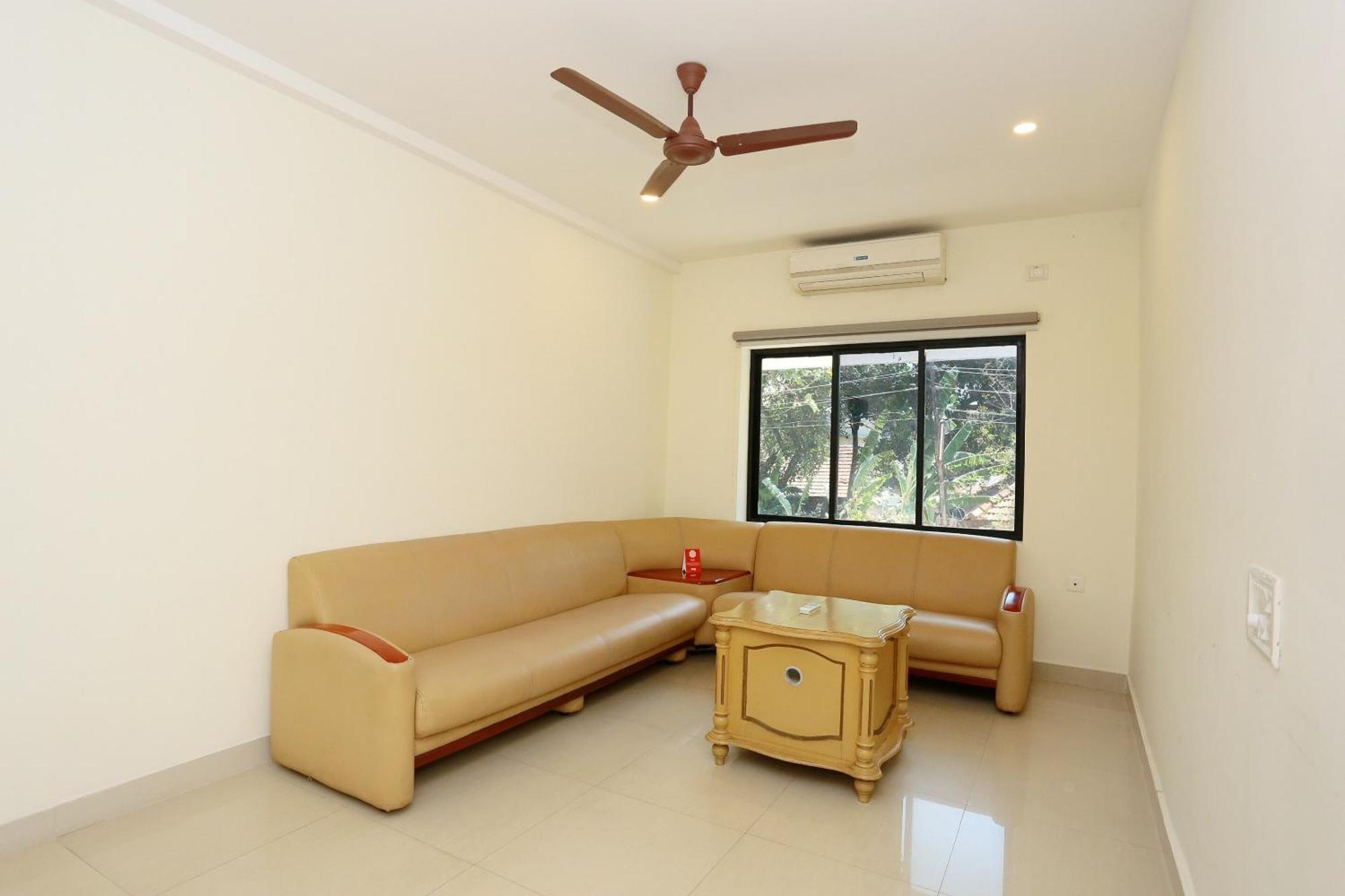 Super Townhouse Dona Castle Hotel Kollam Ngoại thất bức ảnh