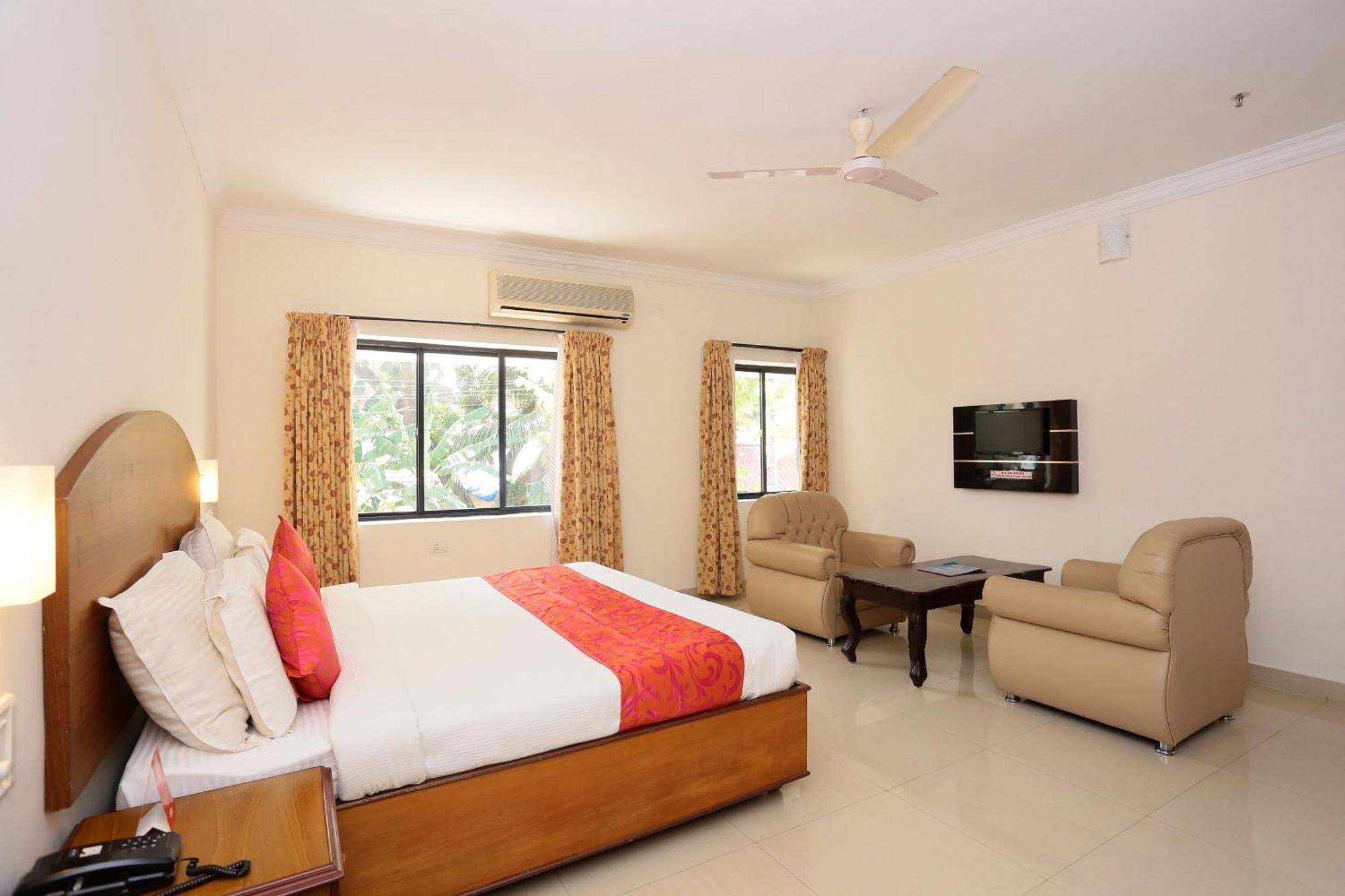 Super Townhouse Dona Castle Hotel Kollam Ngoại thất bức ảnh