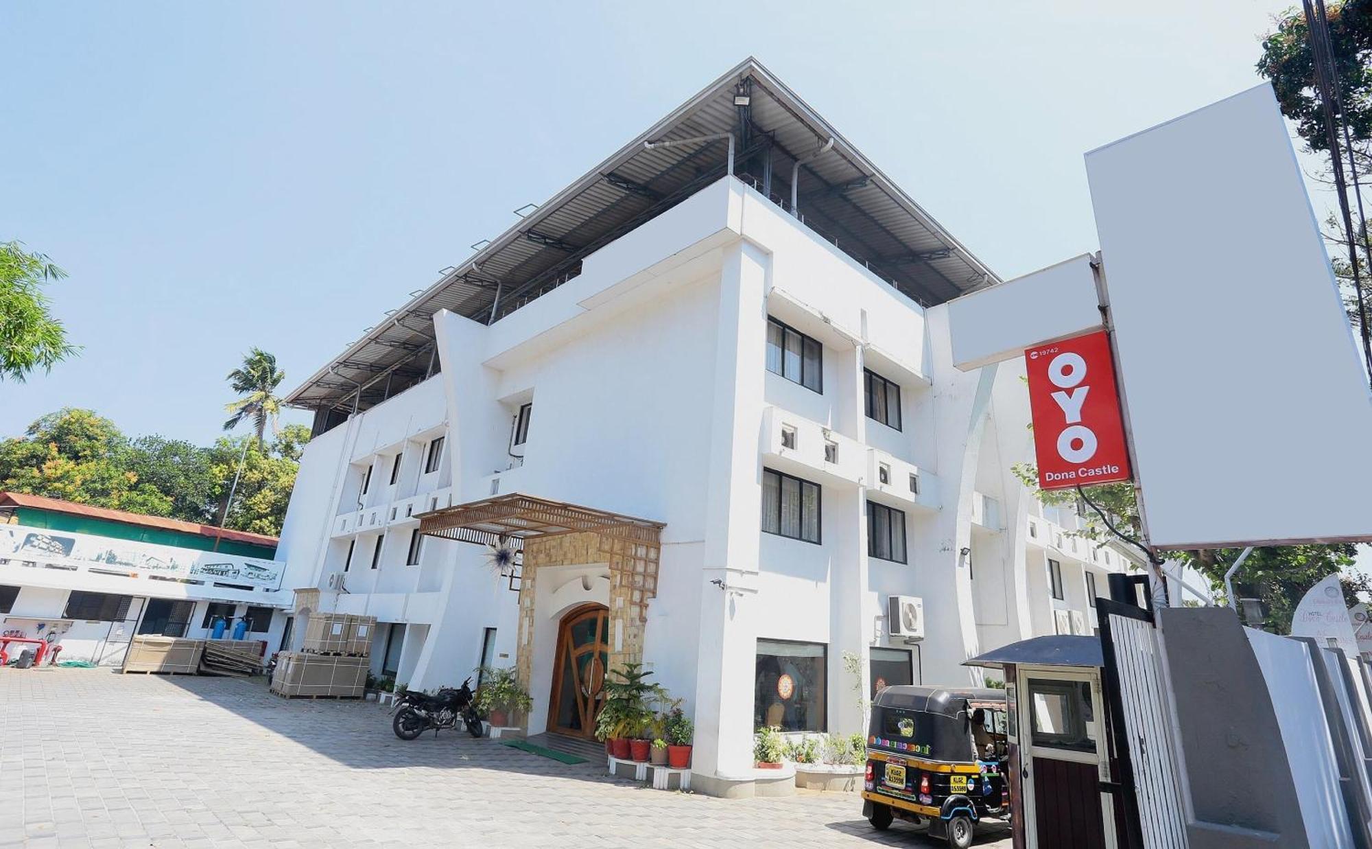 Super Townhouse Dona Castle Hotel Kollam Ngoại thất bức ảnh