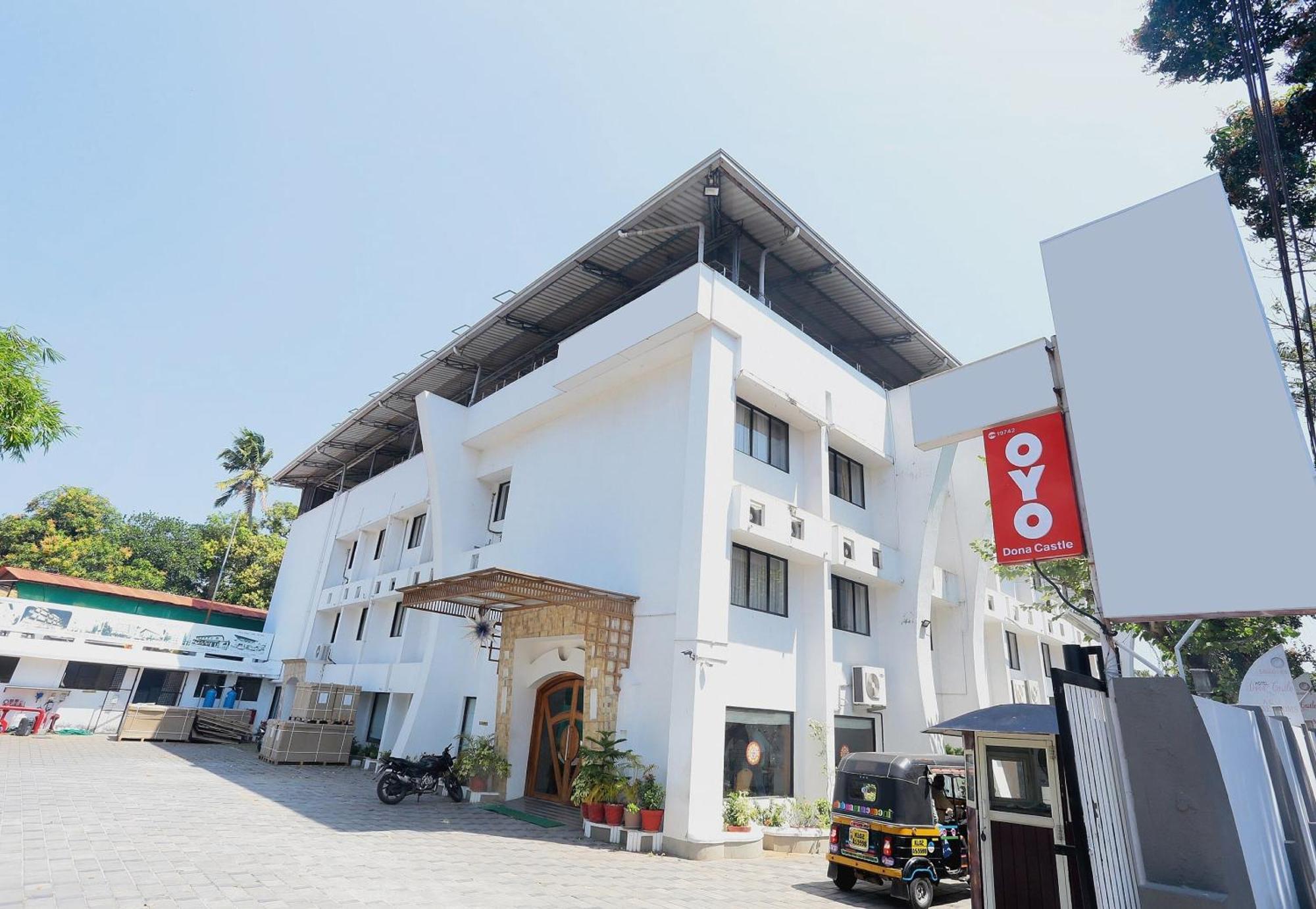 Super Townhouse Dona Castle Hotel Kollam Ngoại thất bức ảnh